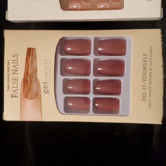 Press on Nails 5 Sets - Picture 2 of 6